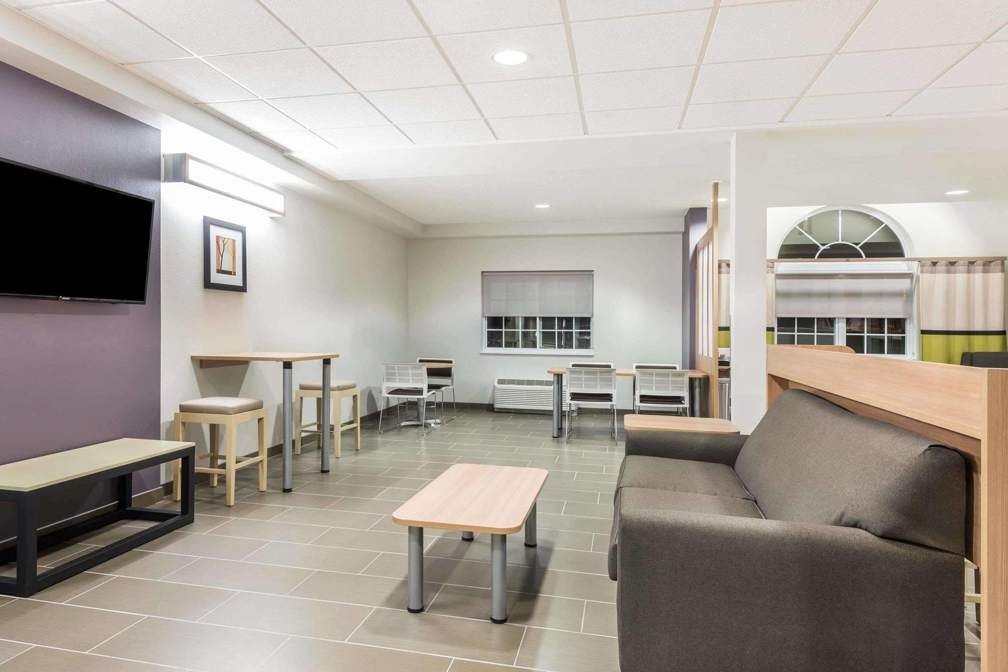 Microtel Inn & Suites By Wyndham Beaver Falls Exteriör bild