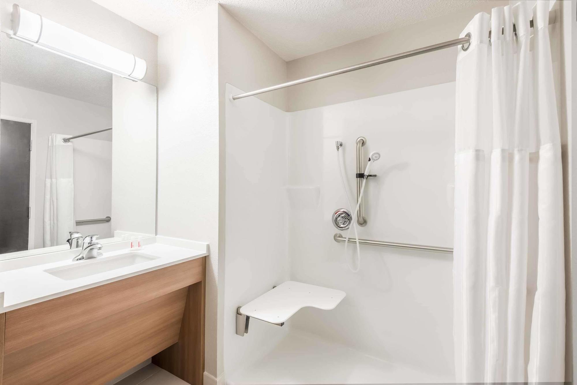 Microtel Inn & Suites By Wyndham Beaver Falls Exteriör bild